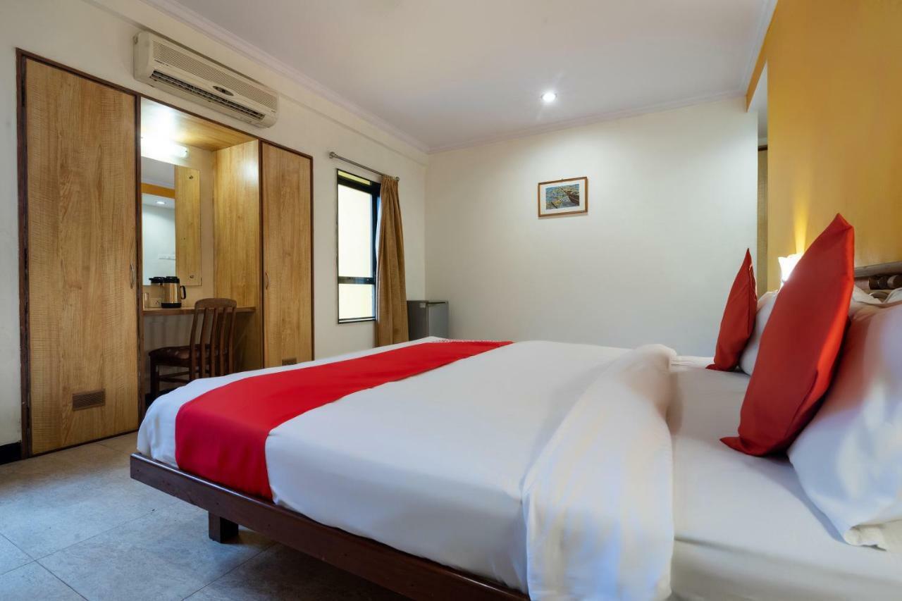 Oyo 44695 Hotel Mango Sawantwadi Buitenkant foto