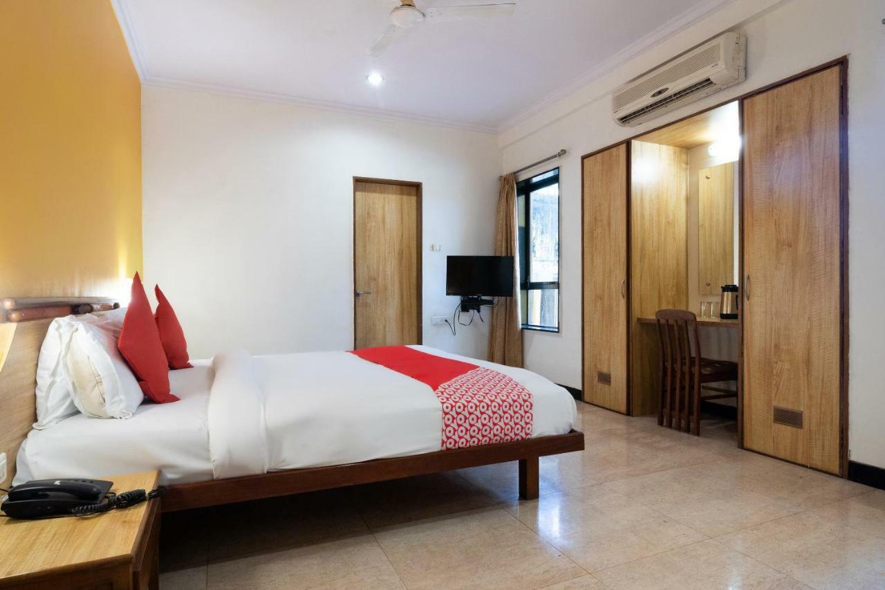 Oyo 44695 Hotel Mango Sawantwadi Buitenkant foto