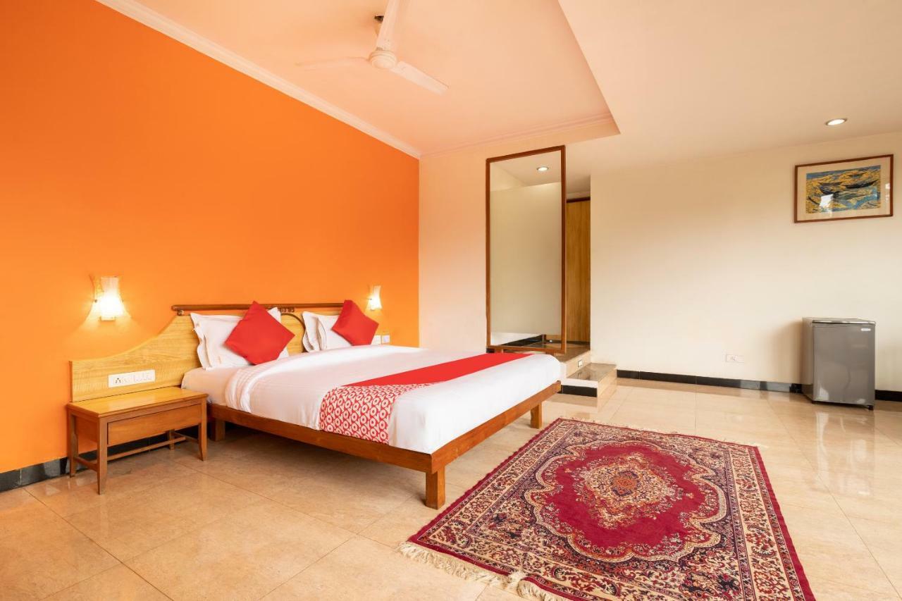 Oyo 44695 Hotel Mango Sawantwadi Buitenkant foto